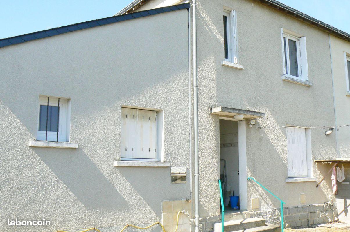 Maison de bourg avec terrain et garage