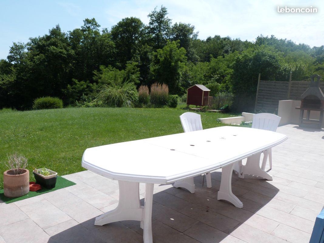 MAISON T5 plain pied, magnifique jardin 1700m2