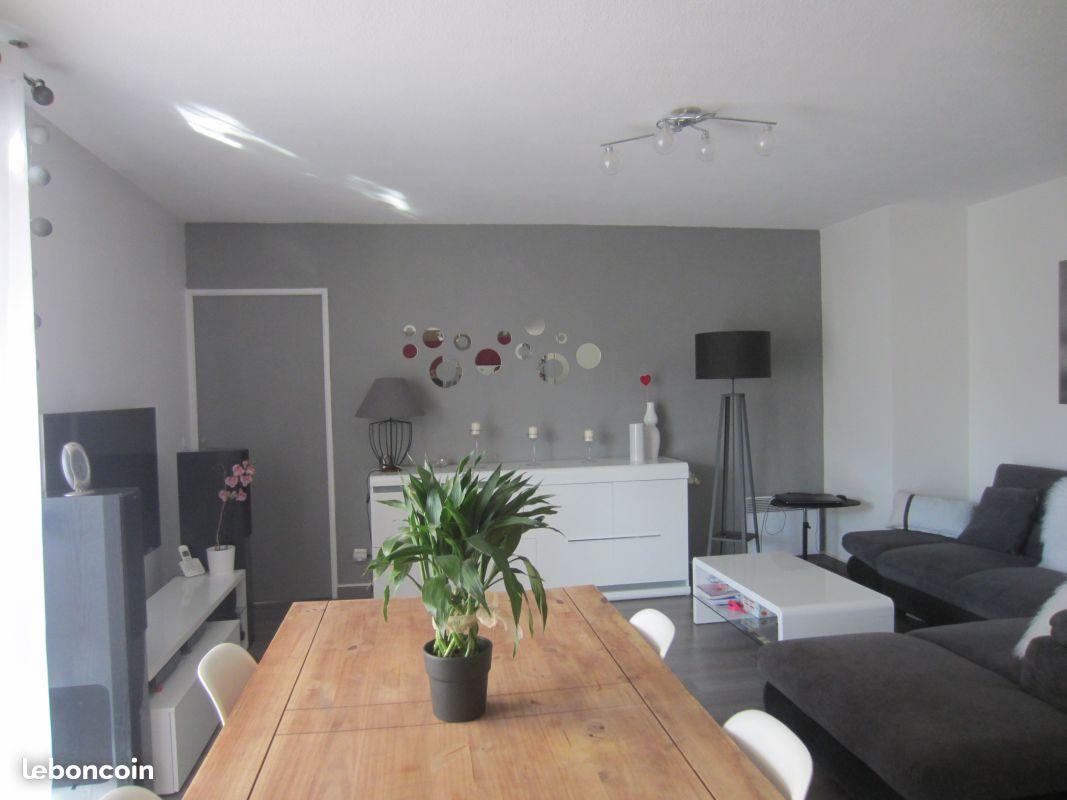 T3 68m² terrasse 31m² 2 places parkings