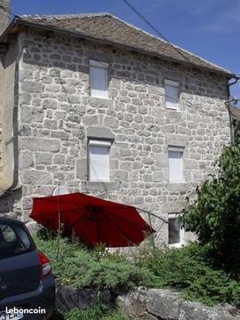 Maison du 18ème siècle en granit et lauzes