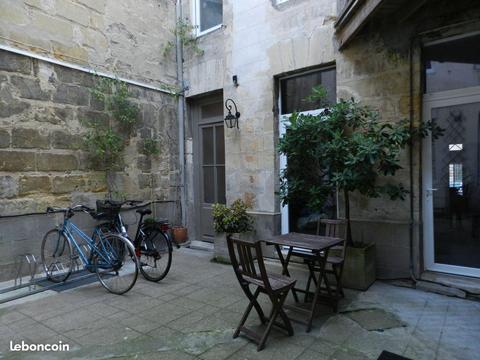 Appartement plein centre (victoire)