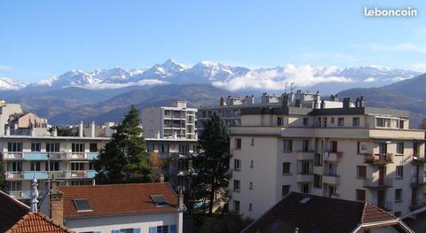 T3 MEUBLE - POELE et VUE BELLEDONNE