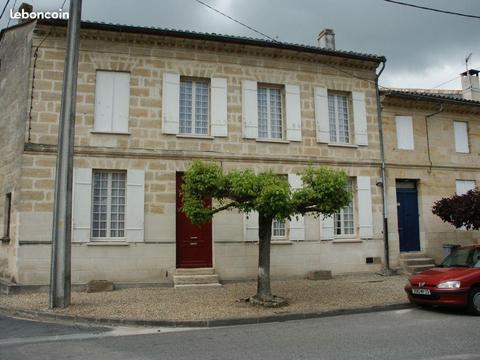 Grande maison de village en pierre