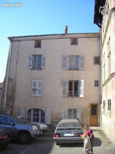 Grande maison de bourg bien placée à