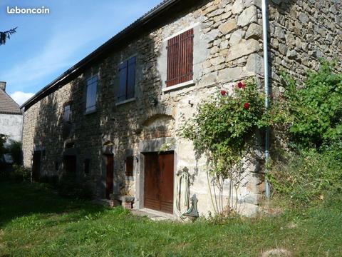 A saisir maison en pierres apparentes