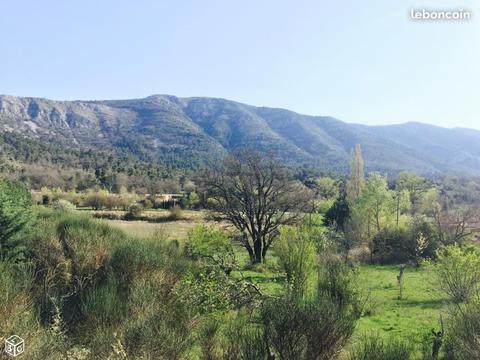 Loue chambre dans villa face Sainte-Victoire