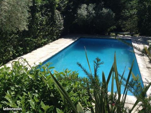Villa provençale 5 ch. + piscine route Uzès