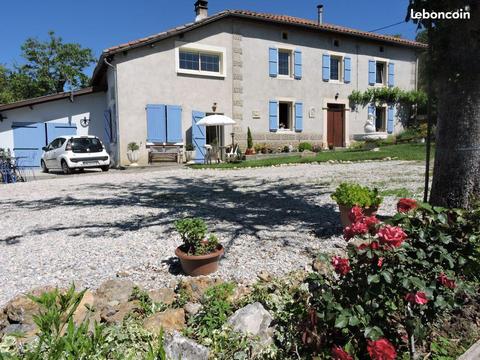 Maison face aux Pyénées