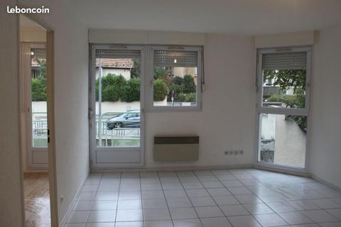 Appartement F2  +parking couvert