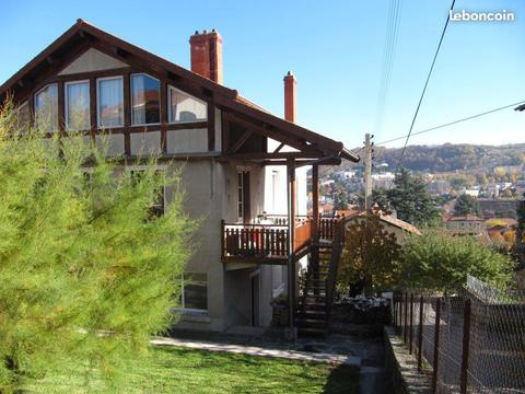 Maison sur le coteau du Puy près de Vals