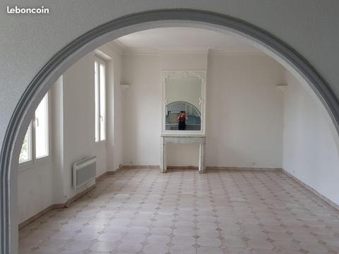 APPARTEMENT T3, 1er étage, belles prestations