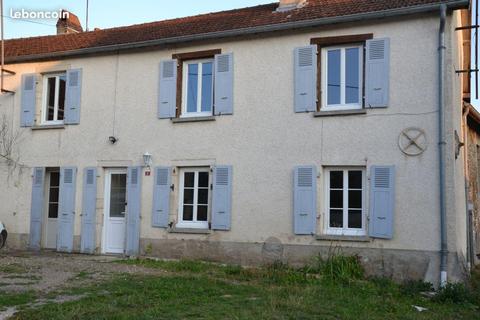 Loue belle maison à  70700