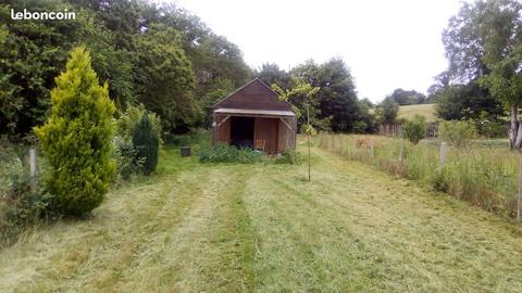 Terrain avec chalet