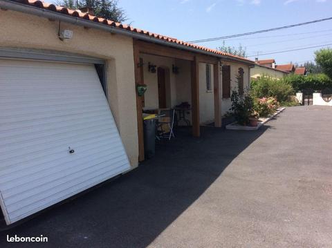 Maison de plain-pied avec 4 chambres, beau jardin