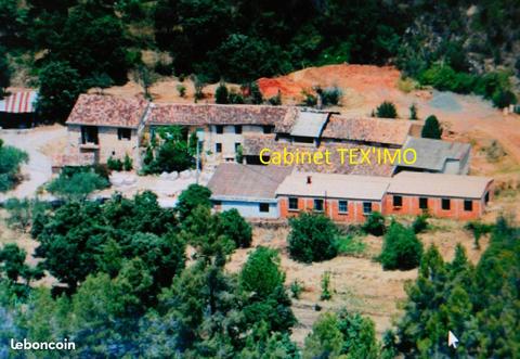 Bastide artisanale à rénover sur 16 hectares