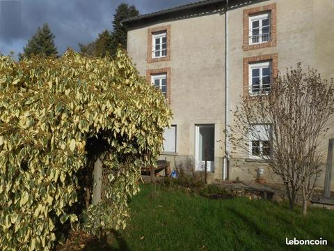 Grande maison ou futurs bureaux CTRE SAINT- JUNIEN