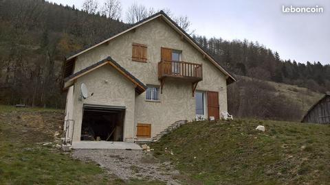 Maison à lus la croix haute