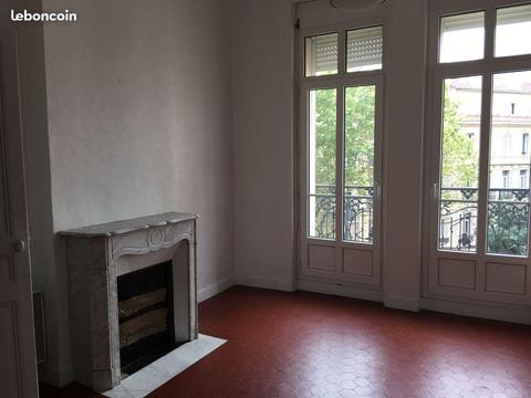 GRAND APPARTEMENT T2 13005