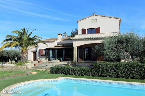 Villa 5 pièces 186 m²