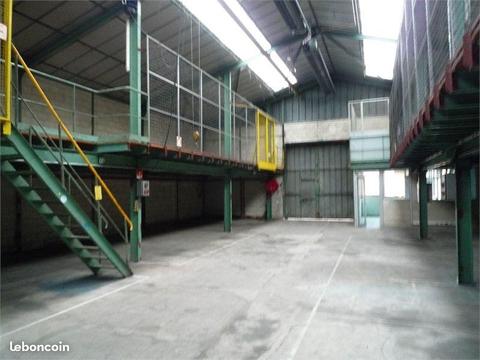 Local industriel 740 m²