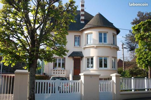 TRÈS BELLE MAISON EN PLEIN COEUR DE