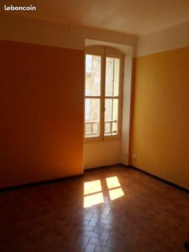 Appartement Peyrolles 65m2