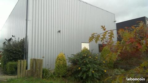 Hangar et bureaux