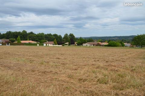 Beau terrain constructible 3290 m2 sur