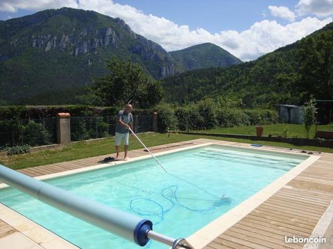 Villa dans un site magnifique-jardin-piscine-spa