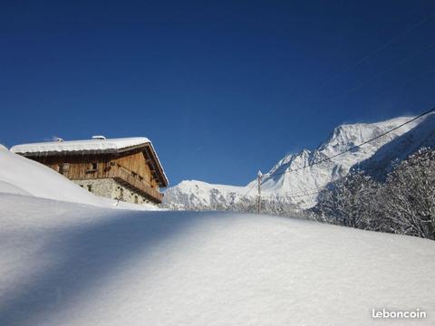 Ferme traditionnelle au pied du Mont Blanc