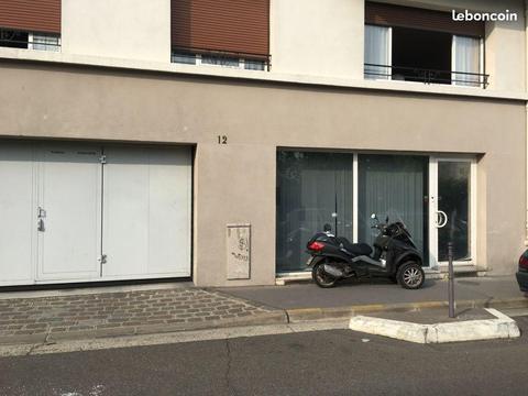 Local commercial et parkings Asnieres Gare Bécon