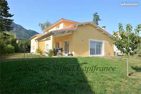 Villa 7 pièces 169 m²