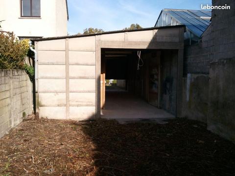 Local 60 m2  sud