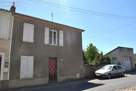 Maison de ville avec beau terrain sans vis à vis