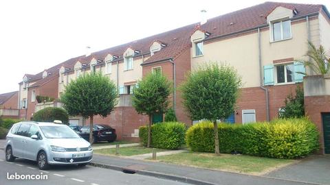 Appartement Duplex avec Grande Terrasse et Garage