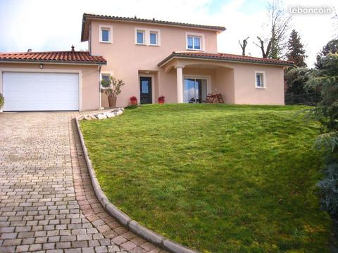 Villa récente 6 pièces, 140 m2 et Garages annexe