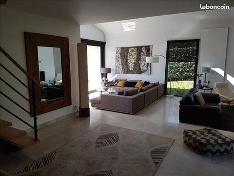 Maison 9 pièces 270 m²