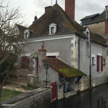 MAISON de charme T7 plein coeur de brenne