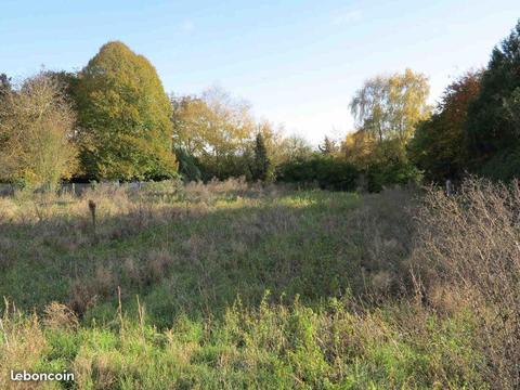 Terrain constructible 2 122 m2 à 6 km de Vendôme