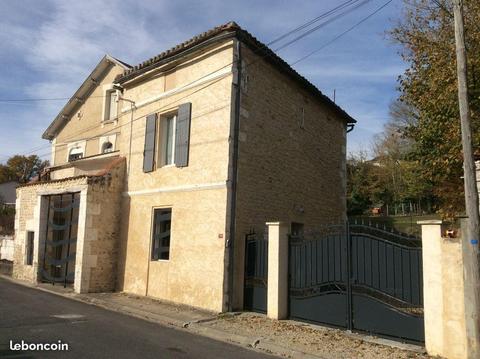 MAISON A LOUER 220 m2 - CHAMPNIERS