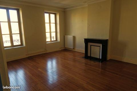 Loue grand appartement centre ville Chalon s/S