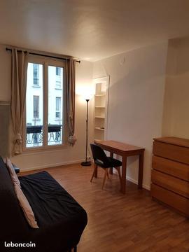 Studio meublé de 22m2, rénové, libre immédiatement