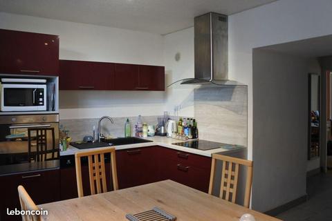 Appartement T4 - entièrement rénové - Chateauvert