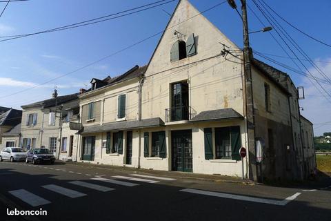 Immeuble à VILLEBERNIER ( 4 KMS de SAUMUR 49 )