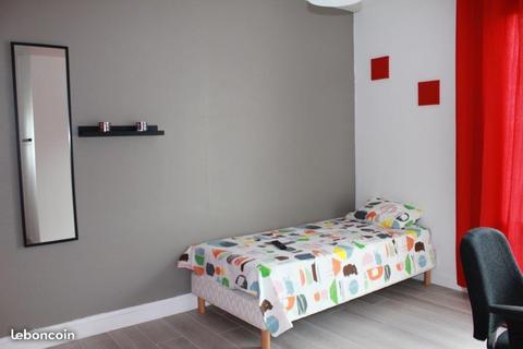 Belle chambre sur rennes villejean coloc filles