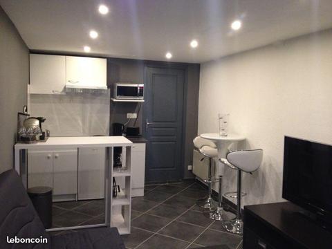 Studio Design A Louer Jusqu au Fin Juin