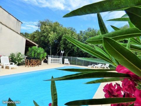 Villa proche Uzes,Nimes,Avignon +piscine 1400m2