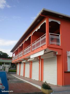 Bel immeuble commercial - Sainte-Anne, Martinique