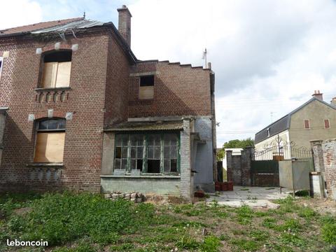 Maison a rénover dans sa totalité 125m2 3 chambres