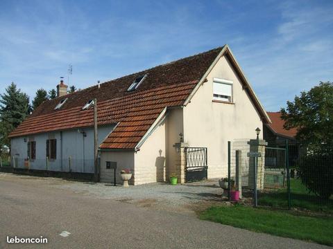 Maison à la campagne avec deux hectares